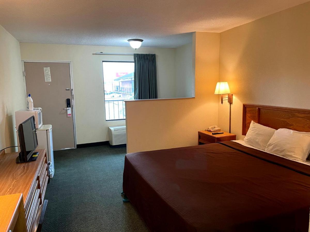 Travelers Inn & Suites Sumter Exterior photo