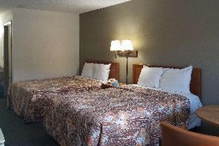 Travelers Inn & Suites Sumter Room photo